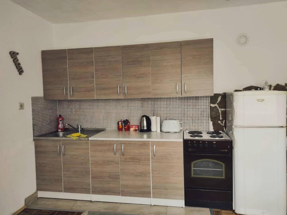 Ajsha Guesthouse Яйце Экстерьер фото